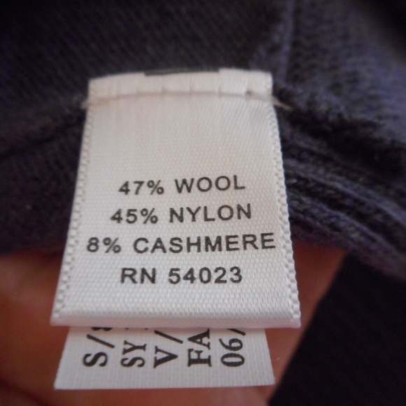 Banana Republic wool/cashmere blend sweater - Picture 5 of 8